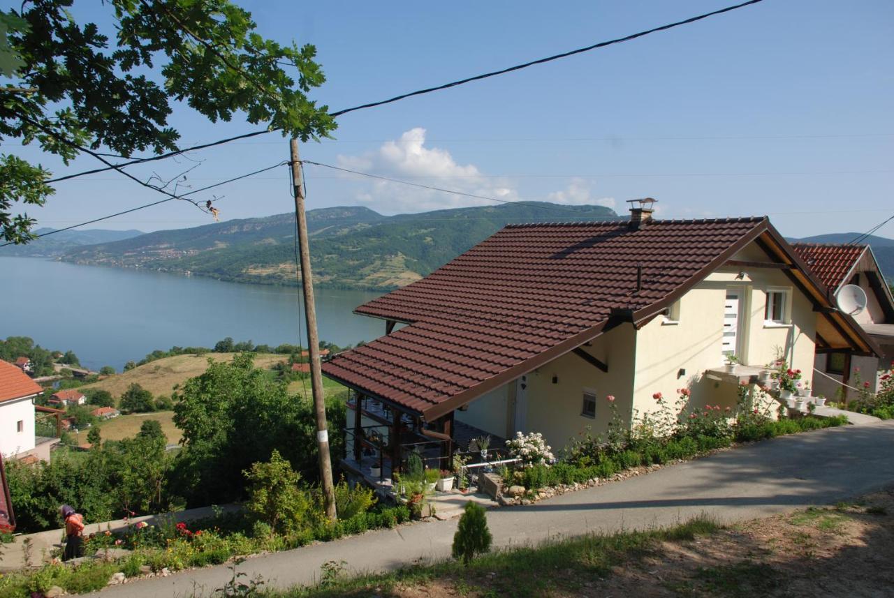 Apartment Danubius ドニー・ミラノヴァツ エクステリア 写真